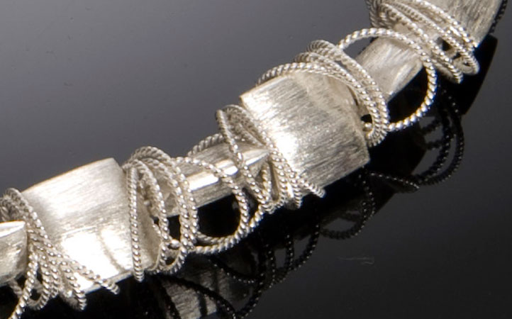 twisted diva necklace image